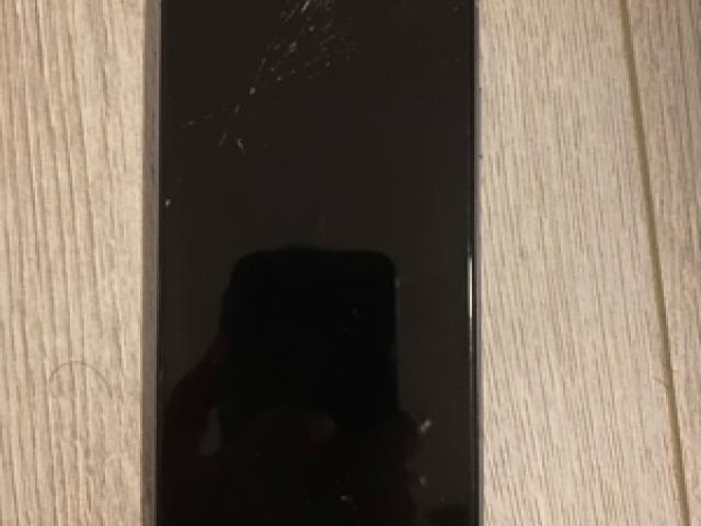 iPhone 11 64GB - 1