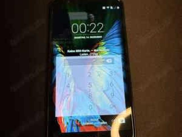 LG K10 4G Smartphone, Schwarz - 1